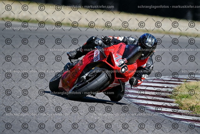 26bt04-0441 | markuskiefer.com - Realisiert mit Pictrs.com