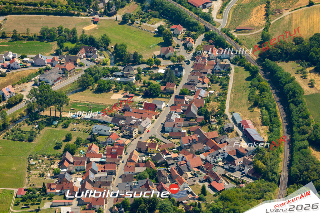 Das Luftbild zeigt : Mühlhausen Werneck - Die Luftaufnahme wurde 2023 vom UL-Flugzeug aus erstellt ( keine Drohne ) - Hochauflösende Luftaufnahme - Für grossformatige Ausdrucke geeignet. Die Geschenkidee !Mit Lizenz und Bildrechte bestellbar