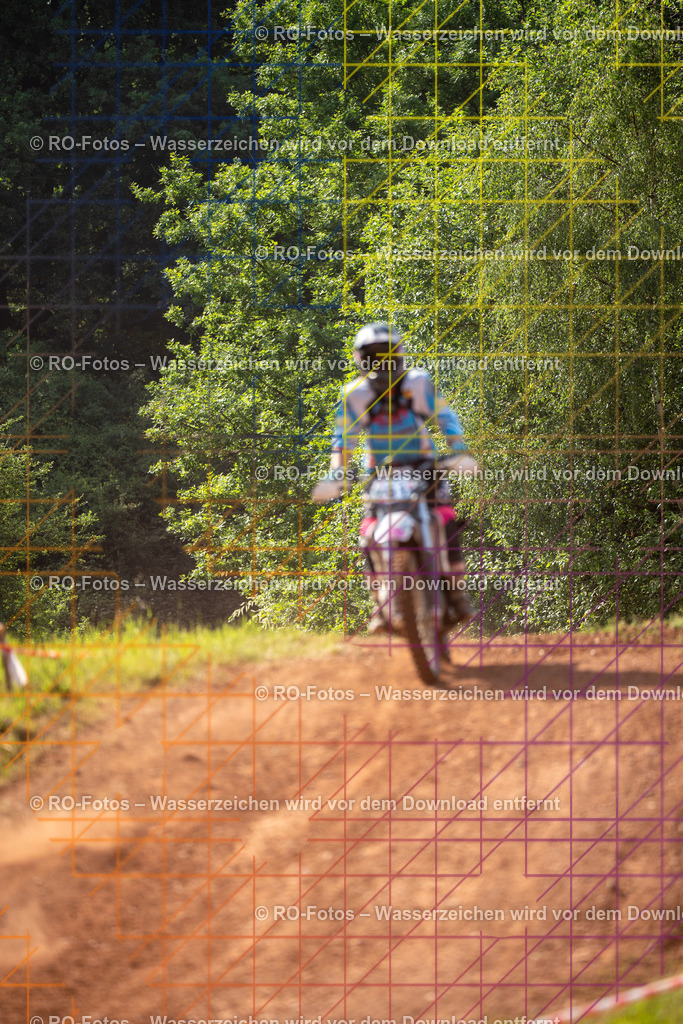 Wolfshausen 4 Lauf -454 | Sportfotografie von RO-Fotos: Motorsport, Motocross, Enduro, Laufveranstaltungen und Triathlon. Professionelle Fotos von Sportlern und Events. - Realisiert mit Pictrs.com