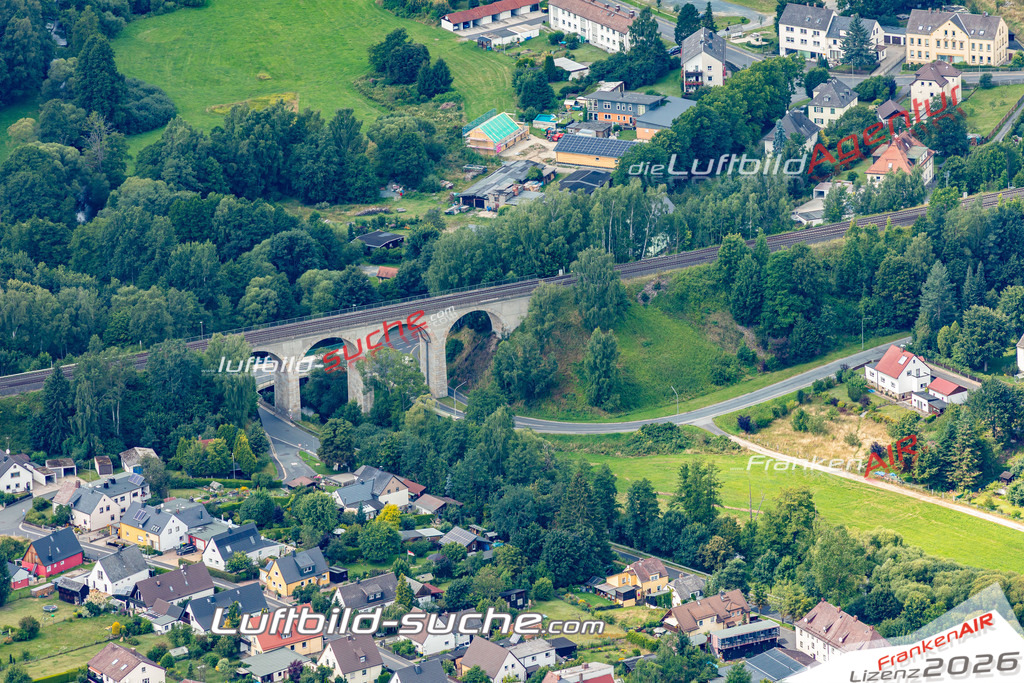 Das Luftbild der Stadt Marktleuthen wurde 2021 vom Flugzeug heraus erstellt (keine Drohne) Aufnahmehöhe ca.450 Meter- hohe Bildauflösung und Druck-Qualität garantiert!