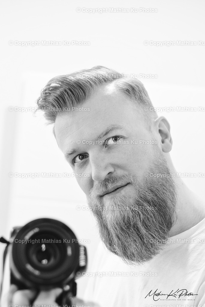 Portrait (1) | Buche Fotoshootings und entdecke hochwertige Fotoprodukte bei Mathias Ku Photos. Personalisiert, kreativ & mit Liebe zum Detail. Jetzt informieren! - Realisiert mit Pictrs.com