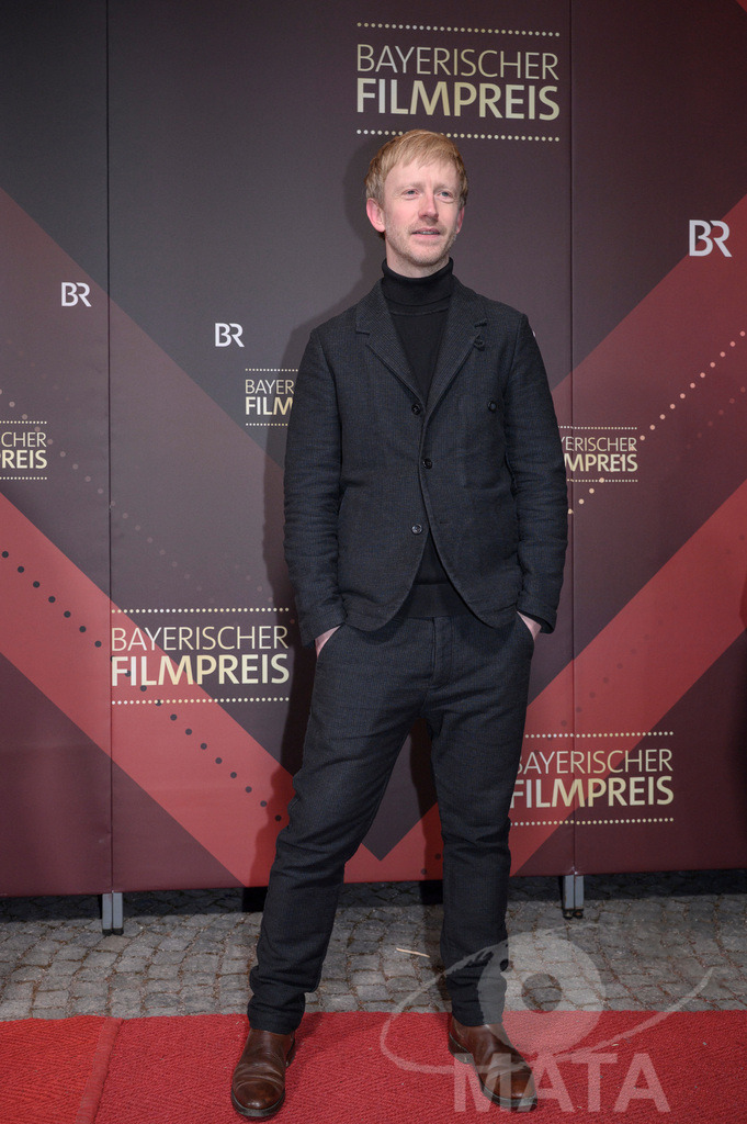 _DWI4951 | David Zimmerschied bei der Verleihung des 47. Bayerischen Filmpreises 2026  im Prinzregententheater. München, Deutschland. Der Bayerische Filmpreis wird seit 1979 von der Bayerischen Staatsregierung verliehen, um die Bedeutung des Kinofilms als Kulturgut herauszustellen - Realisiert mit Pictrs.com