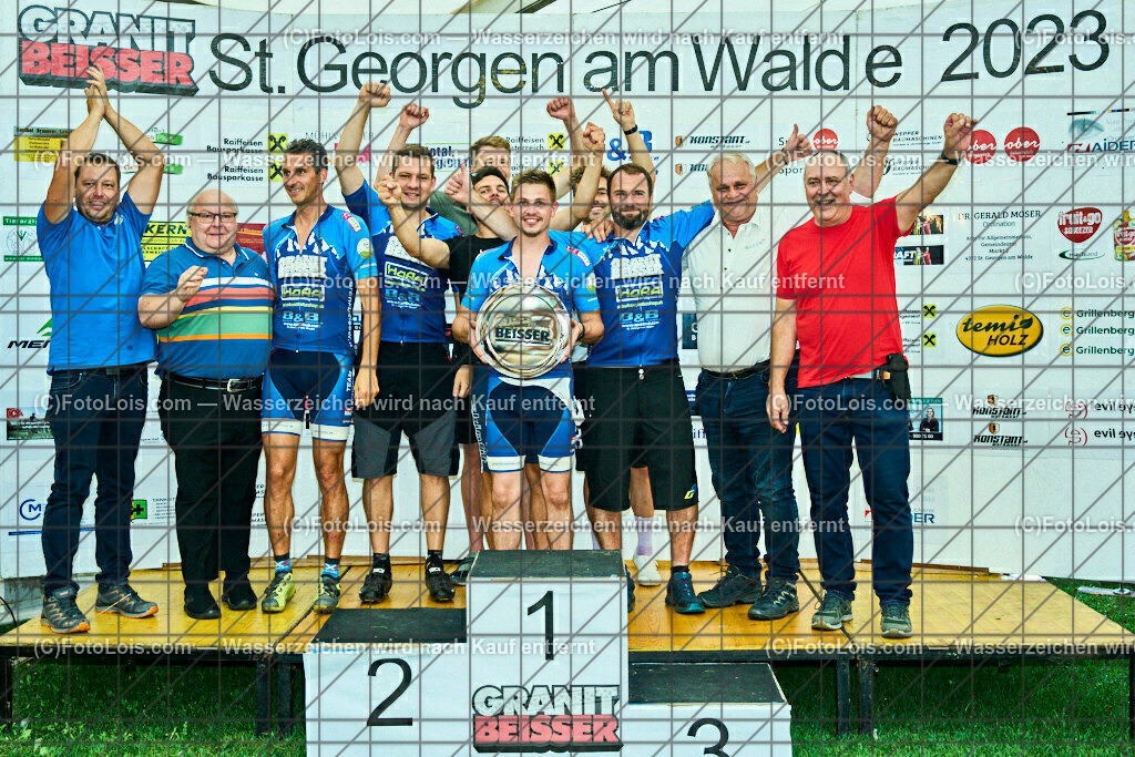 ALP8207_XXIX_GRANITBEISSER_Siegerehrung_MannschaftsSieger | (C)FotoLois.com, Alois Spandl, 29. GRANITBEISSER - Mountainbike-Marathon in St. Georgen am Walde, Start/Ziel/Siegerehrung, Sa 2. September 2023.