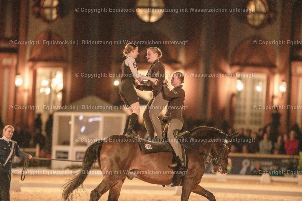 20230527_Voltigieren_NASPA_Flutlicht_1199 | equistock