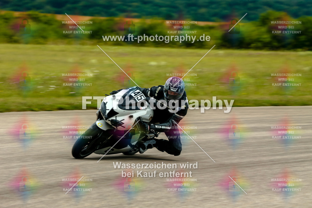 Chambley Juli-3265 | Hier findet Ihr Bilder von Touristenfahrten auf der Nürburgring Nordschleife oder von anderen Veranstaltungen die ich besucht habe. Viel Spass beim Durch Schauen 