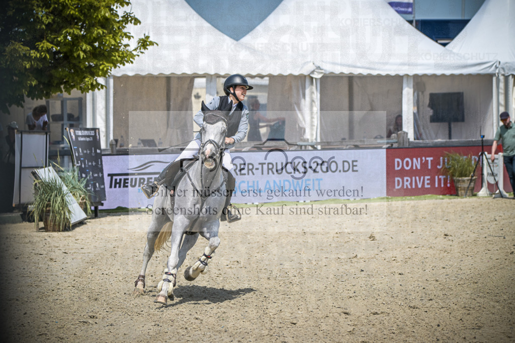 DOS_3610 | Entdecke hochwertige Reitturnierfotos von Foto Oger. Professionell, emotional und authentisch – jetzt Lieblingsmomente im Shop bestellen.Deutschlandweite Turnierfotografie. - Realisiert mit Pictrs.com