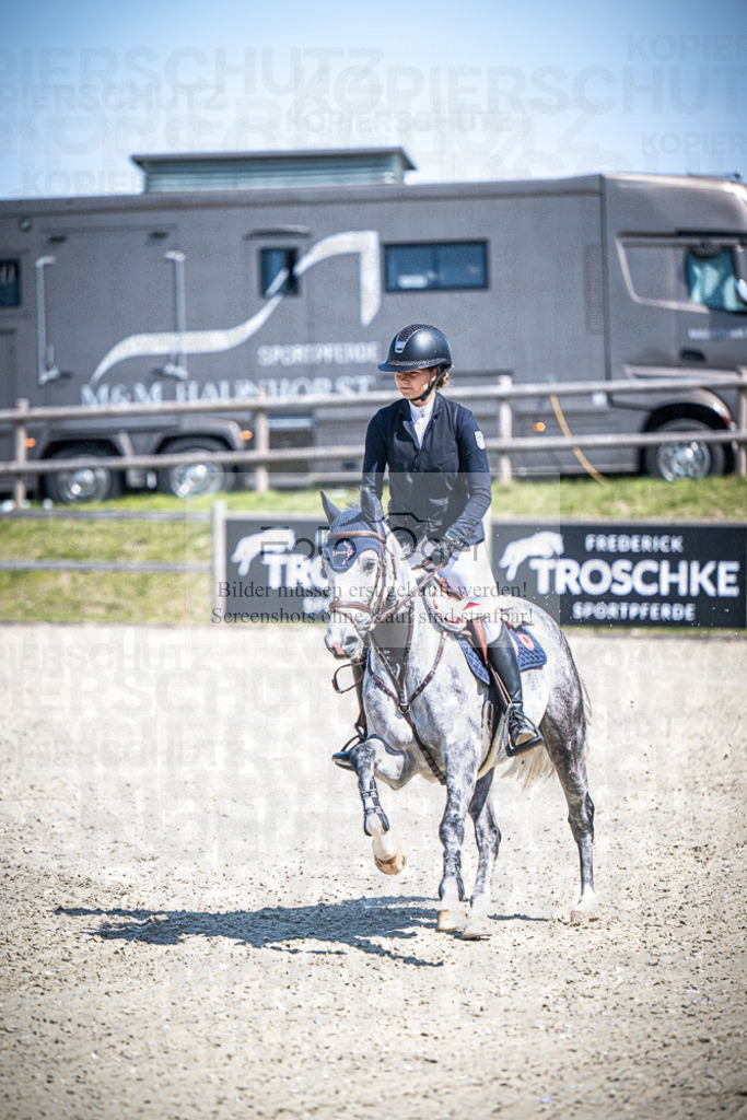 DOS_2956 | Entdecke hochwertige Reitturnierfotos von Foto Oger. Professionell, emotional und authentisch – jetzt Lieblingsmomente im Shop bestellen.Deutschlandweite Turnierfotografie. - Realisiert mit Pictrs.com