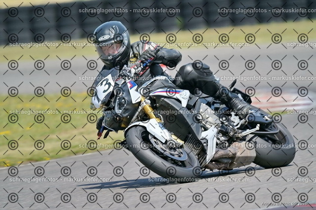 26BT02-2133 | markuskiefer.com - Realisiert mit Pictrs.com