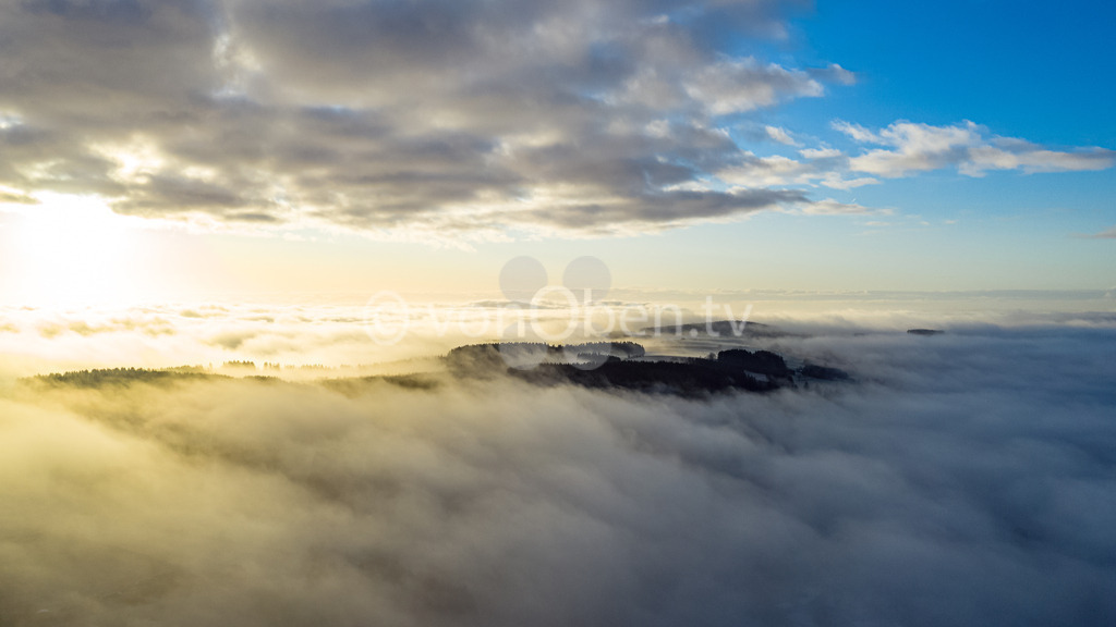 Wolkendecke am Morgen bei Roßlach | Luftbilder, Drohnenbilder, Oberfranken, Bayern, Kronach, Lichtenfels, Kulmbach, Thüringen, Frankenwald, Thüringerwald - Realisiert mit Pictrs.com