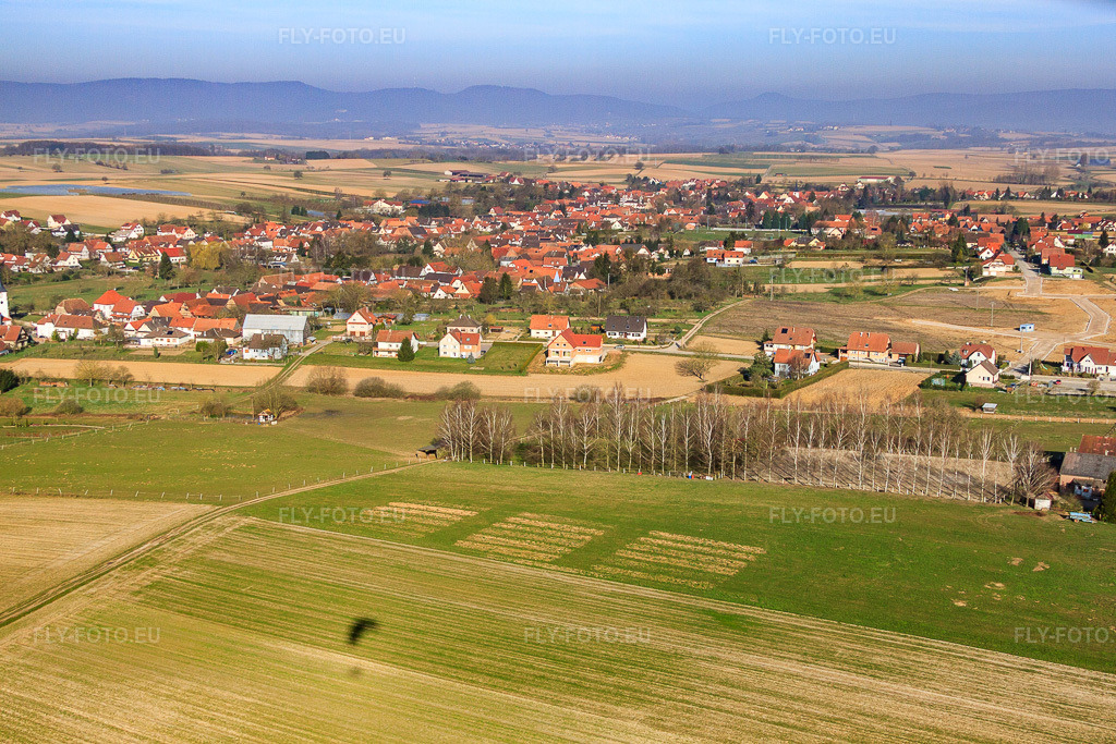 Vue aérienne: Rue des Romains à Seebach dans le département Bas Rhin, France – .Photo: IMG_62694.jpg prise le 09/03/2014 par Werner Riehm/FLY-FOTO.eu – Résolution de l'original: 4752 x 3168 px
