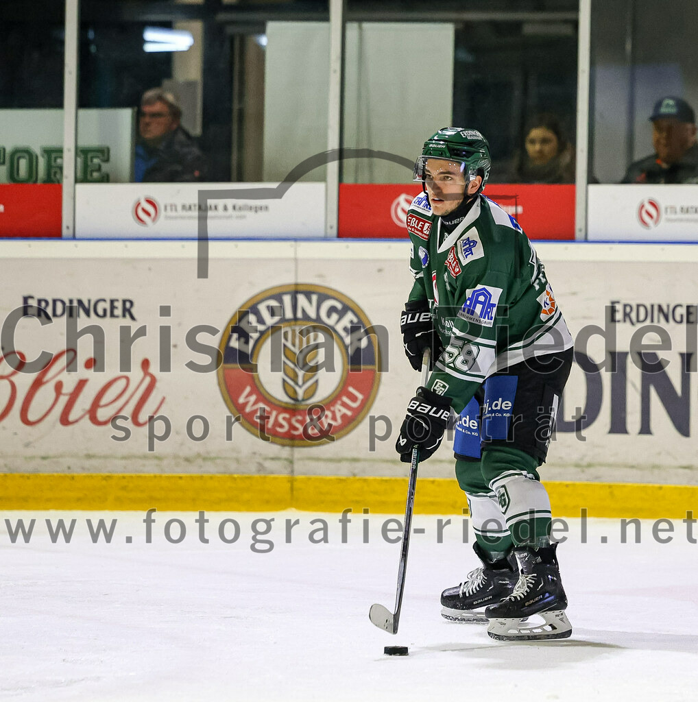 2024-01-26_053_TSV_Erding_gegen_HC_Landsberg | Erding, Deutschland, 26.01.2024:
Eishockey, Bayernliga Vorrunde 2023 / 2024, 28. Spieltag, TSV Erding gegen HC Landsberg, Endergebnis: 6:2

Paul Pfenninger (Erding Gladiators, #58)

Foto: Christian Riedel / fotografie-riedel.net