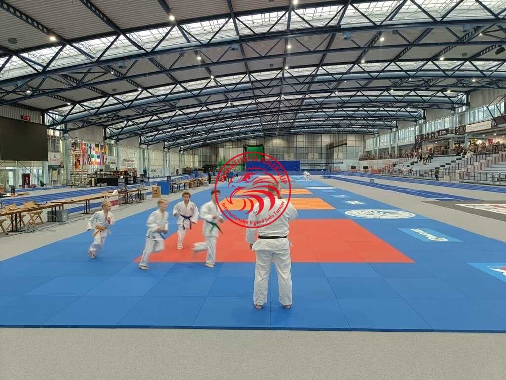 54a223fe-b0d5-44c4-9596-03e916439ed3 | Fotos vom Adler Cup - Pictures from Adler Cup

Hier findet Ihr alle Eindrücke und großen Momente der Adler Cup Wochenenden. Here you will find all impressions and great moments of the Adler Cup weekends. - Realisiert mit Pictrs.com