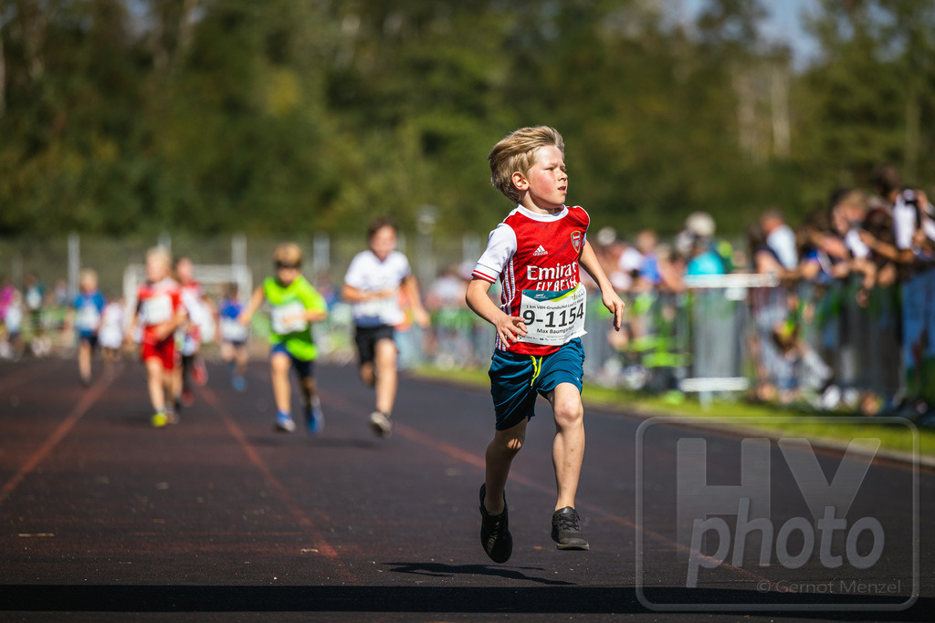 16. Hoywoj-CityLauf im Sportforum Hoyerswerda - 16.09.2023 | 1km VBH-Grundschul-Lauf 2. Klassen - Realisiert mit Pictrs.com