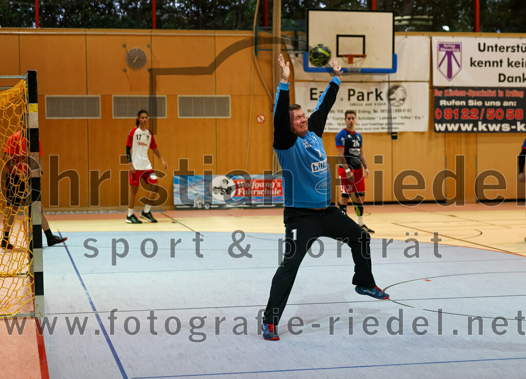 2022-09-24_045_SpVgg_Altenerding_gegen_HSG_Freising-Neufahrn | Erding, Deutschland, 24.09.2022:
Handball, Bezirksoberliga Männer 2022 / 2023, 2. Spieltag, SpVgg Altenerding gegen HSG Freising-Neufahrn, Endergebnis: 18:26

Andreas Meßner (HSG Freising-Neufahrn, #1)

Foto: Christian Riedel / fotografie-riedel.net