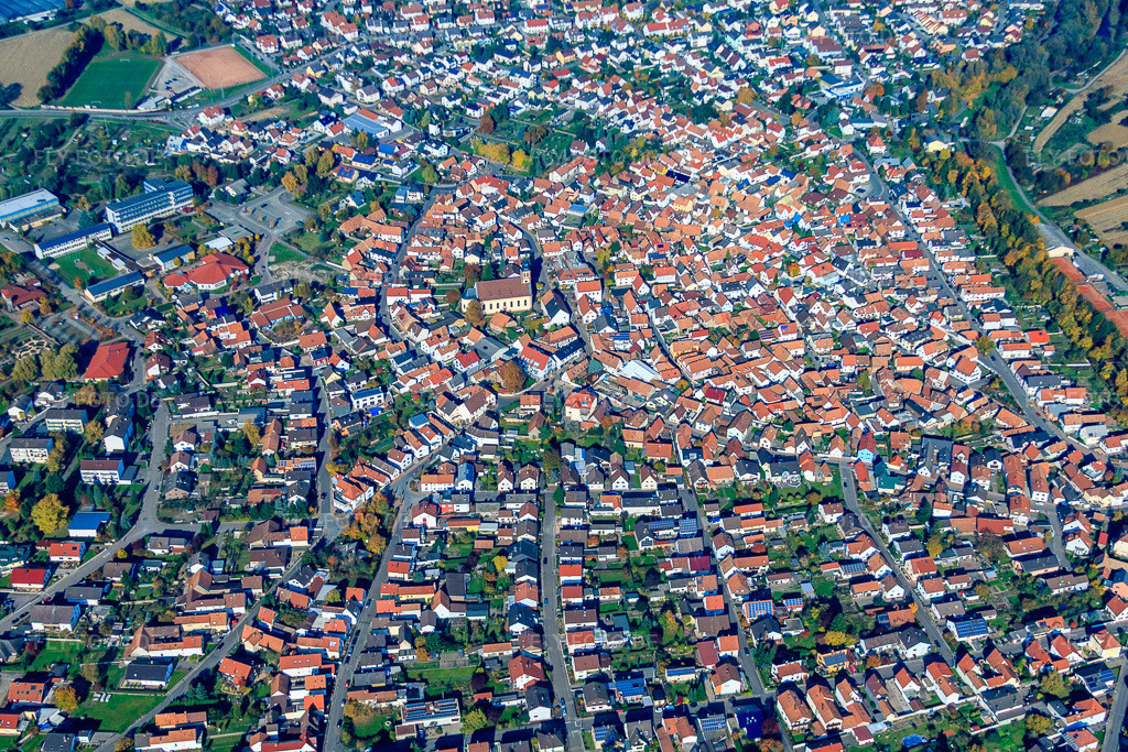 Luftbild: Innenstadt in Hagenbach im Bundesland Rheinland-Pfalz in Deutschland. Foto: IMG_35285.jpg vom 31.10.2010 durch Werner Riehm/FLY-FOTO.de