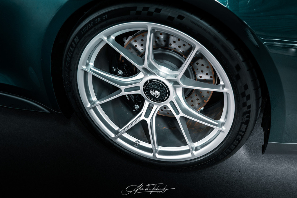 911 GT3 Touring Arlogrünmetallic | Entdecken Sie die faszinierende Welt von Alexander Tschuncky Arts: Kreative Fotografie, atemberaubende Automobilkunst und hochwertiger Bilderdruck. Lassen Sie sich inspirieren! - Realisiert mit Pictrs.com