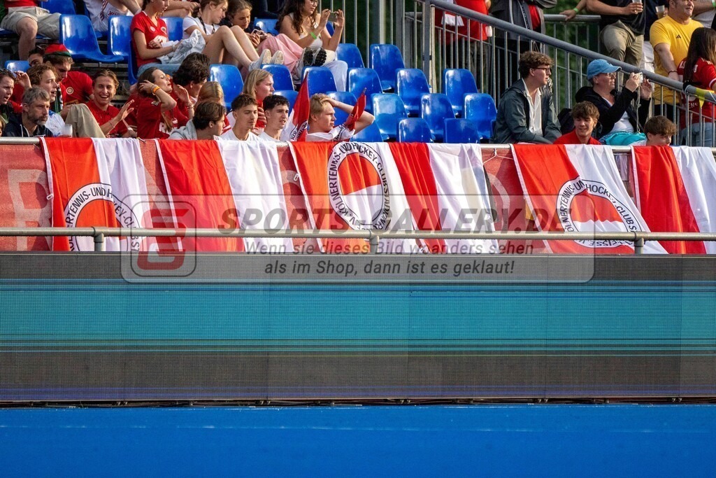 Final4_20250531-1906-HK108161 | Krefeld, Deutschland, 31.05.2025:  Feldhockey Final4 2025 – „Deutsche Feldhockey-Meisterschaften 2025“ im Gerd-Wellen-Hockeyanlage am 31.05.2025 in Krefeld, Deutschland. (Foto von Kramhöller/Fehrmann/Kaste)Krefeld, Germany, 31.05.2025: Feldhockey Final4 2025 – „Deutsche Feldhockey-Meisterschaften 2025“ in Gerd-Wellen-Hockeyanlage at 31.05.2025 in Krefeld, Deutschland. (Foto from Kramhöller/Fehrmann/Kaste)