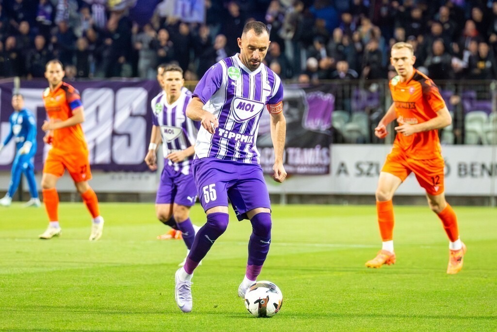 Fußball NB I. (Ungarn) Saison 2024/25, 32. Spieltag: Újpest FC gegen Nyíregyháza Spartacus***Am Ball: Attila Fiola (55, Újpest) | Fußball NB I. (Ungarn) Saison 2024/25, 32. Spieltag: Újpest FC gegen Nyíregyháza Spartacus***Am Ball: Attila Fiola (55, Újpest) - Realisiert mit Pictrs.com