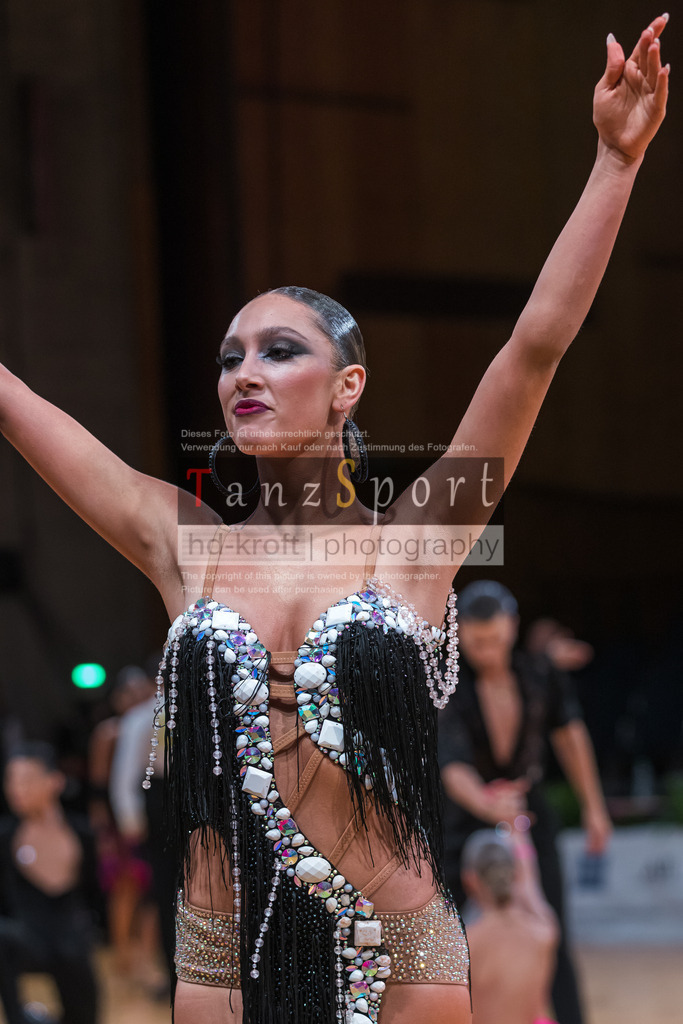 20250820_WDSF-Open-Latin-Rising Stars_2445 | Tanzsportbilder, Standardtanz, Lateintanz, WDSF, DTV, LTVB, dancecomp, goc, hessen tanzt, blaues band der spree, walzer, tango, wiener walzer, slowfox, quickstepp, samba, rumba, cha-cha-cha, paso doble. jive, hd-kroft photography, turniertanzsport