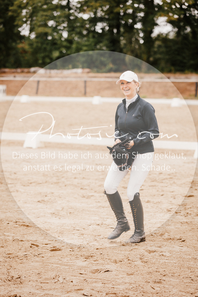 3I6A6416 | Stimmungsvolle Portraits und Reitsportfotografie im Ruhrgebiet und im Münsterland.

Pferdefotografie, Hundefotografie, Tierfotografie, Reportagen, Portraits von Tier und Mensch, Turnierfotografie in Bochum, Recklinghausen, Marl, Haltern am See, Dülmen.. - Realisiert mit Pictrs.com