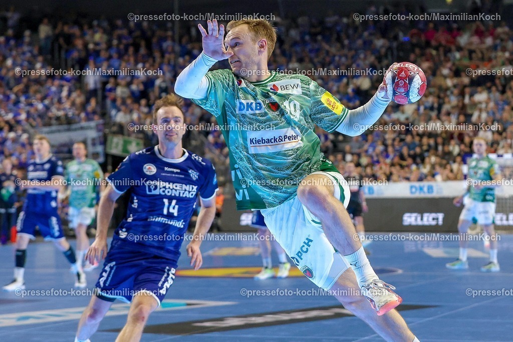 xSSCx18042601025 | 18.04.2026, xsscx, Handball, DHB-Pokal Lidl Final4, TBV Lemgo-Lippe - Füchse Berlin, Saison 2025 / 2026 Herren, Lanxess Arena: Mathias Gidsel (Füchse Berlin #19) beim Wurf Photo: xSandraxScherningxPressefotoKochx