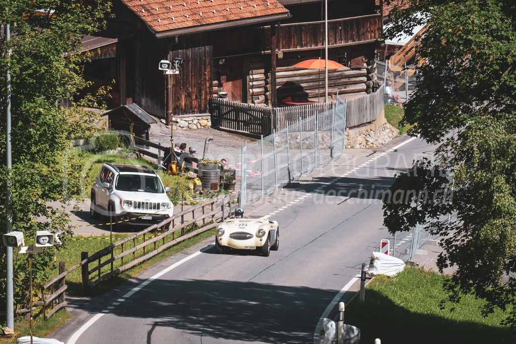 21. Arosa ClassicCar 2025 - 6. =September= 2025 | Marco Trevisan aus Unterengstringen (SUI) in einem Austin Healey 100S aus dem Jahre 1955 mit Startnummer 223 am Arosa ClassicCar 2025 in der Kategorie Classic Trophy..@arosaclassiccar, @arosa.official, #arosaclassiccar, #arosa, #76curves, #classiccarBild: Sportfotografie Markus Aeschimann | www.markus-aeschimann.ch - Realisiert mit Pictrs.com