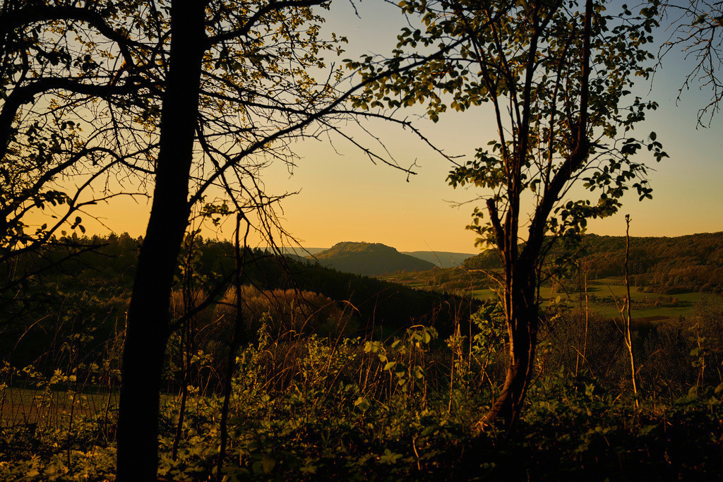 CS-200423-0004-1 | Blick auf den Rodenstein und Walberla im Abendlicht