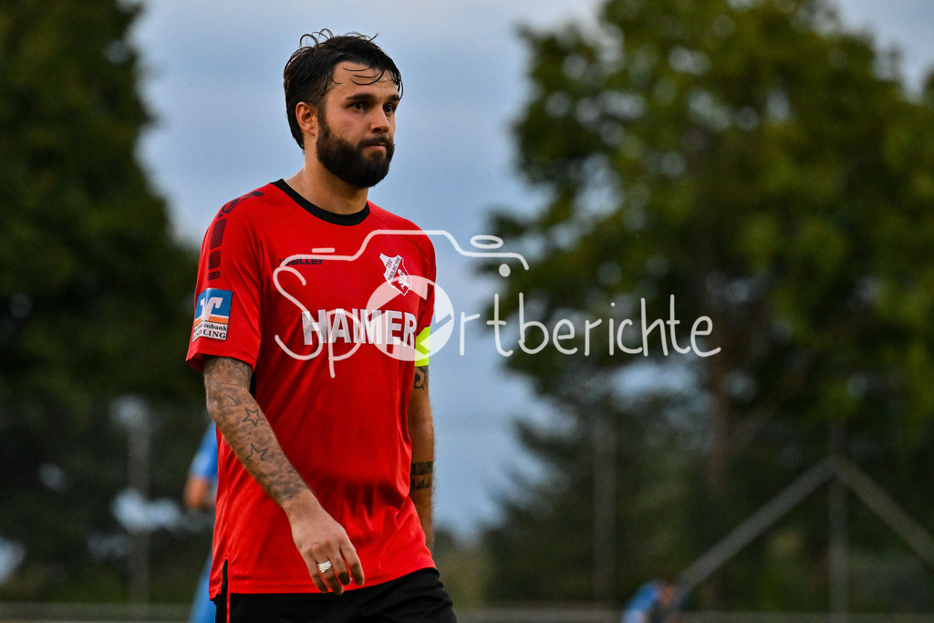 TSV Aindling - FV Illertissen | im Bild ein niedergeschlagener Patrick STOLL (Aindling 23) / traurig / enttäuscht / Einzelfoto / Freisteller / Verbandspokal Bayern: TSV Aindling - FV Illertissen, TSV Aindling Hauptplatz am 05.08.2025