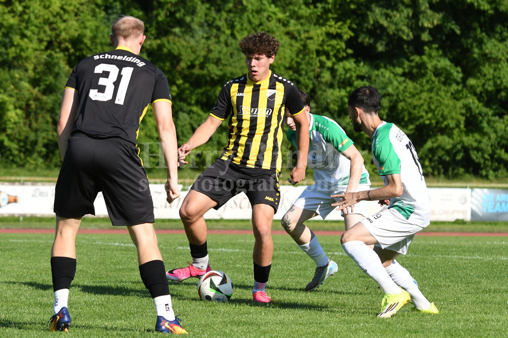 SpVgg GW Deggendorf : TSV Oberschneiding | Testspiel 20.06.2026Maximilian Bernhard (TSV Oberschneiding) - Realisiert mit Pictrs.com