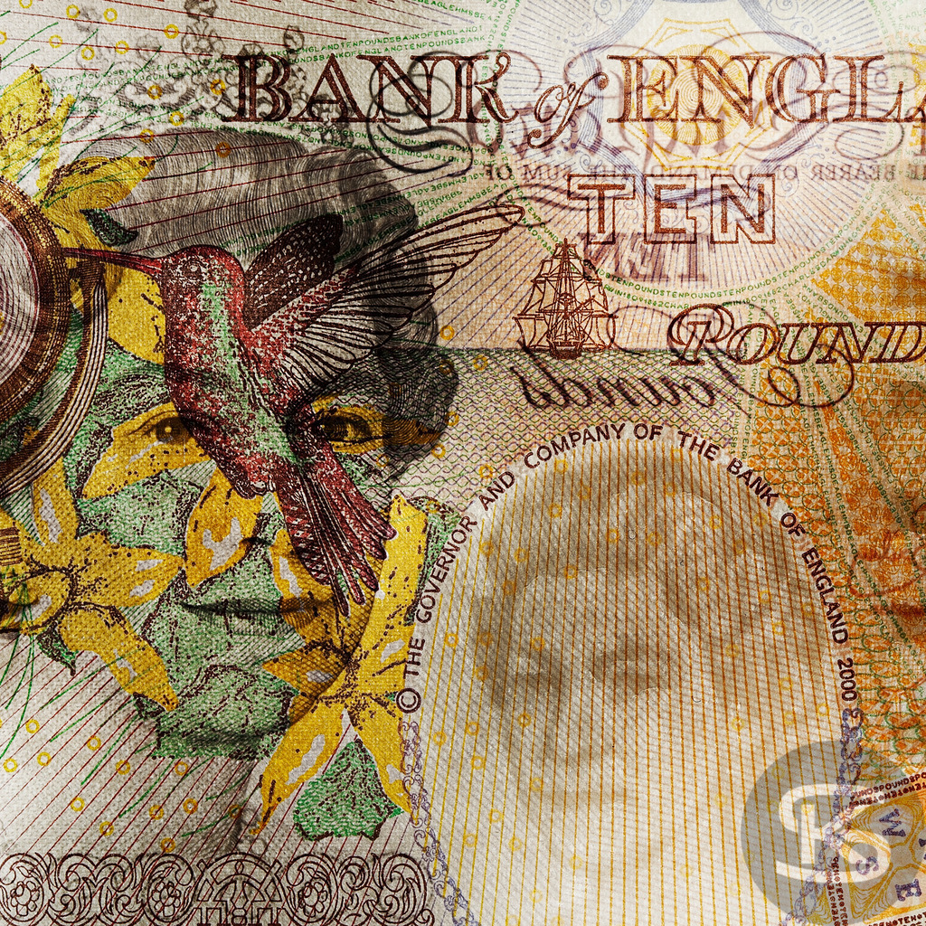 GROSSBRITANNIEN, Königin Elisabeth II. | Staatsoberhaupt Vereinigtes Königreich, 1926-2022 | Entdecken Sie "Gesichter der Währungen" – eine einzigartige Fotoserie von Stefan Kuhn, die Banknoten aus aller Welt als Kunstwerke neu interpretiert. Vorder- und Rückseite verschmelzen zu faszinierenden Kompositionen.  - Realisiert mit Pictrs.com