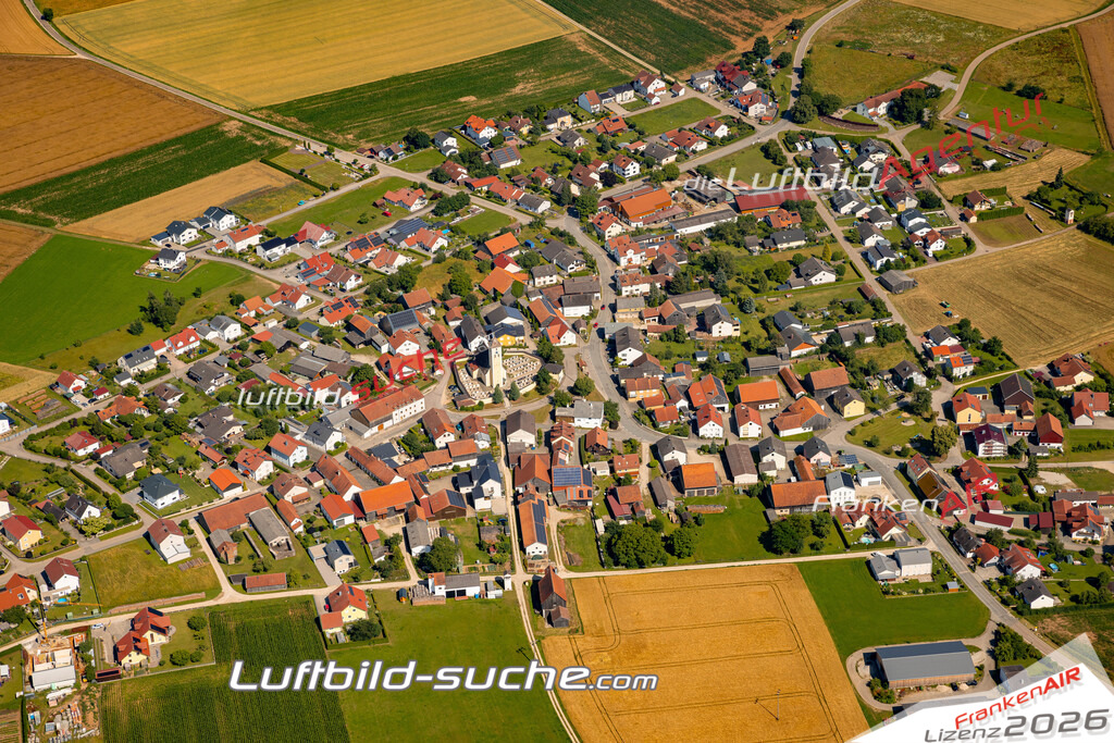 Das Luftbild zeigt : Irfersdorf Beilngries - Die Luftaufnahme wurde 2024 vom UL-Flugzeug aus erstellt ( keine Drohne ) - Hochauflösende Luftaufnahme - Für grossformatige Ausdrucke geeignet. Die Geschenkidee !Mit Lizenz und Bildrechte bestellbar