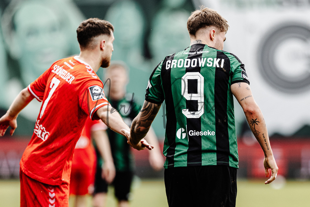 3. Liga, Saison 2023/24, 32. Spieltag: SC Preußen Münster - Jahn Regensburg | Münster, 06.04.2024: 3. Liga, 32. Spieltag, SC Preußen Münster gegen Jahn Regensburg im LVM-Preußenstadion in Münster. Foto: sportfotografie.ms | Markus Paletta - Realisiert mit Pictrs.com