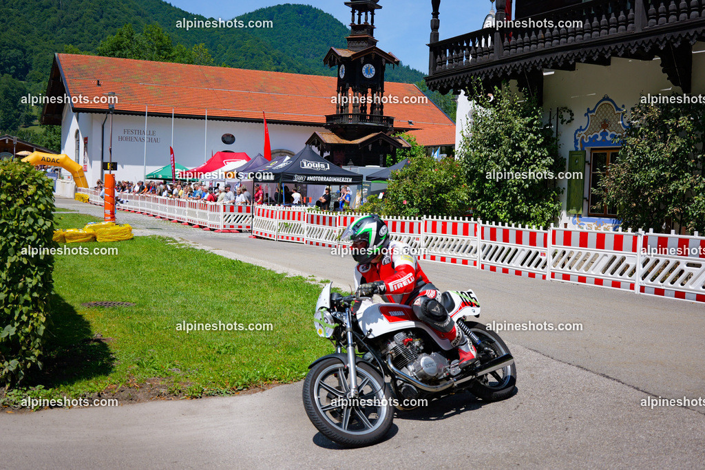 P1036939-2 | Erleben Sie atemberaubende, hochqualitative Fotos Ihrer Fahrt entlang der malerischen Alpenstraßen. Besuchen Sie alpineshots.com, um professionelle Aufnahmen Ihrer unvergesslichen Reise zu finden und zu kaufen - Realisiert mit Pictrs.com