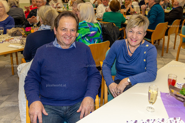 Ball der älteren Generation | Bildershop von pixelworld.at - Realisiert mit Pictrs.com