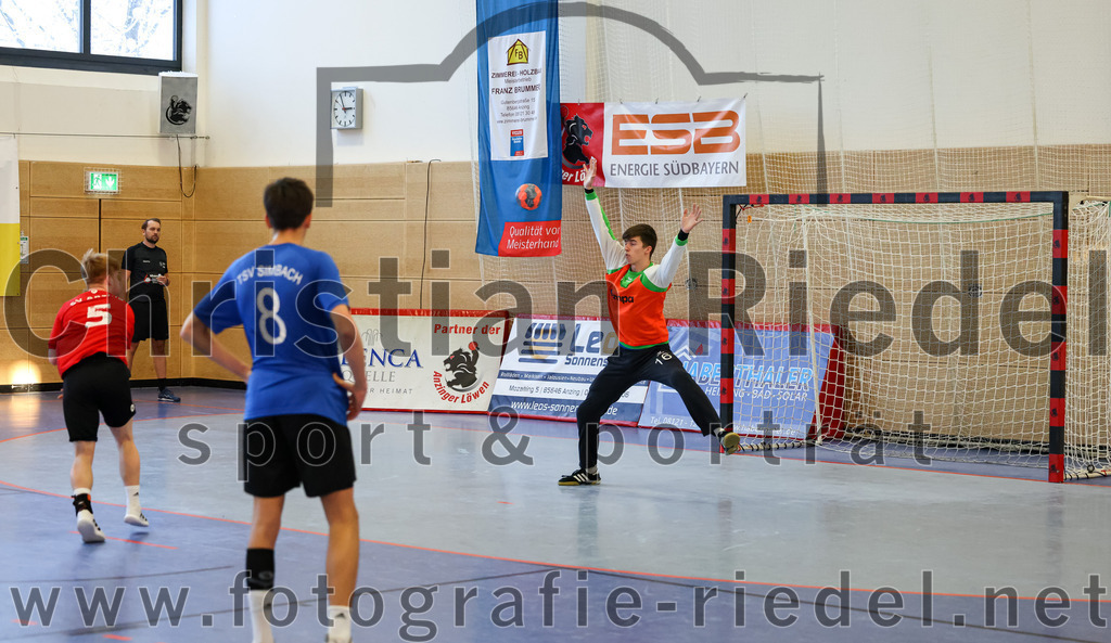 2022-12-17_065_SV_Anzing_gegen_TSV_Simbach | Anzing, Deutschland, 17.12.2022:
Handball, Bayernliga männliche A-Jugend 2022 / 2023, 9. Spieltag, SV Anzing gegen TSV Simbach, Endergebnis: 39:30

Nico Töpper (SV Anzing, #5), Adrian Barbet (TSV Simbach, #8)

Foto: Christian Riedel / fotografie-riedel.net