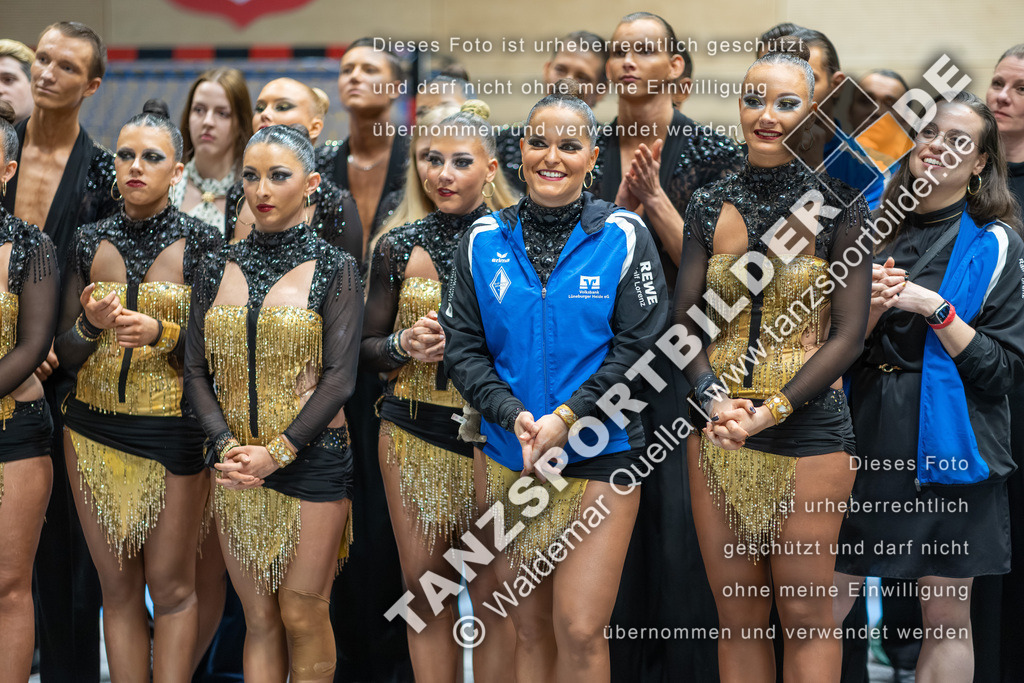 20260328-04026 | Hier finden Sie Tanz Bilder vom Latein und Standard Formationen tanzen. Sportbilder vom Tanzsport. Schöne Fotos und von Weltmeisterschaft, Europameisterschaft, Bundesliga, Regionalliga, Oberliga und Landesliga sowie von GOC Stuttgart, DanceComp, WM Bremen