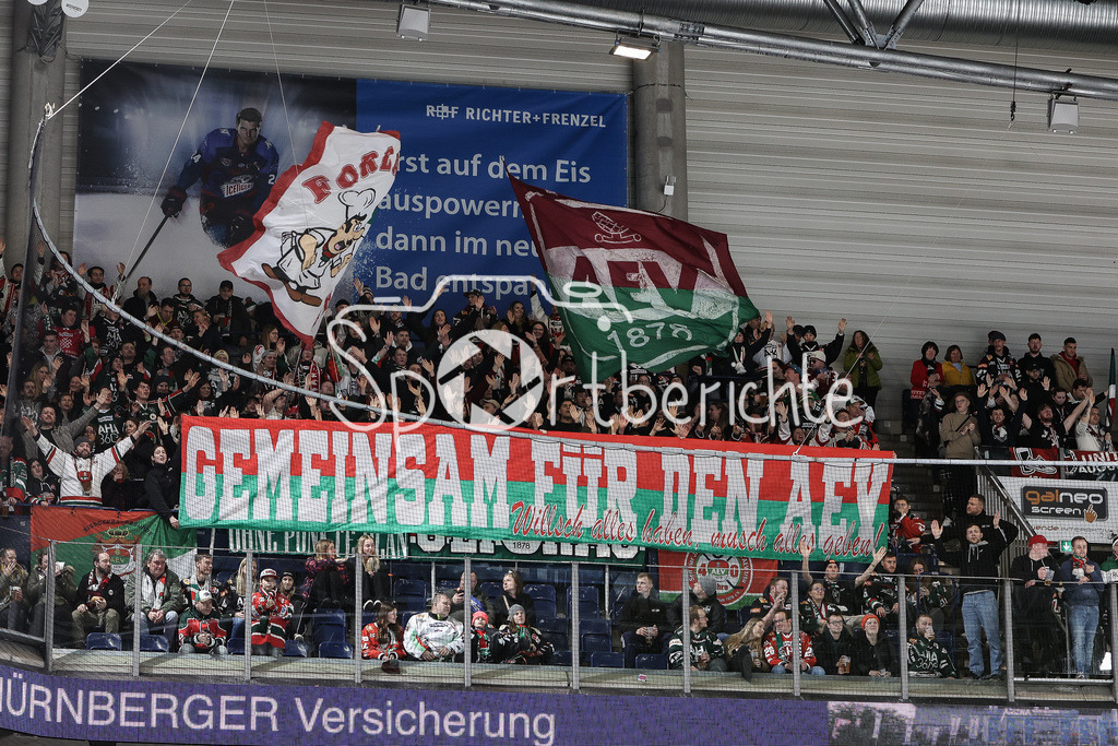 Nürnberg Ice Tigers - Augsburger Panther | Die Anhaenger der Panther machen deutlich um was es heute in Nuernberg geht / Ultras / Fans / Fan / Zusachauer /