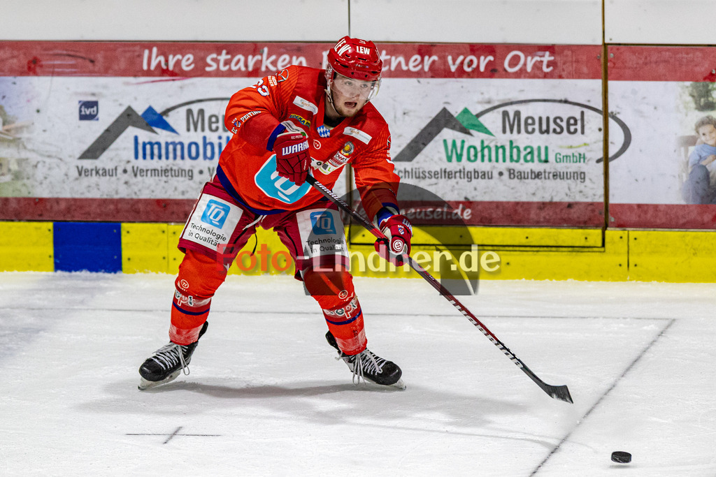 EC Peiting vs EV Lindau Islanders | Eishockey Oberliga Süd 2023/2024, EC Peiting vs EV Lindau Islanders,
David DIEBOLDER (ECP 23) in Aktion,
2023-10-13 in Peiting (Eisstadion)
23 David DIEBOLDER (ECP 23)
Copyright: WolfgangxLindner foto-lindner.de