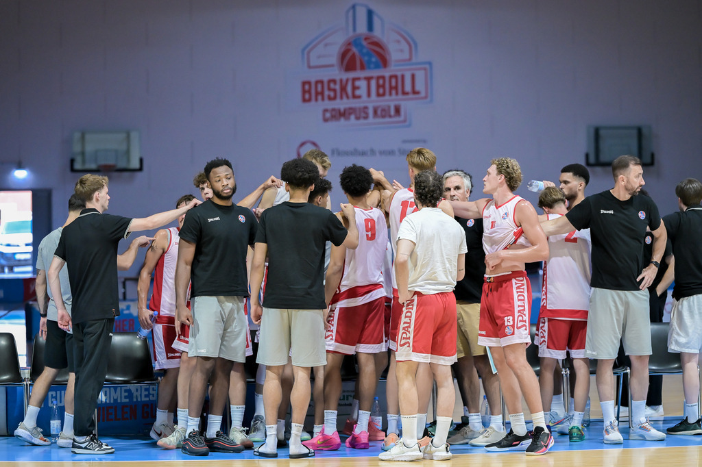 rsk_053 | Fotos von Basketballspielen aus dem Raum NRW fotografiert von Gero Mueller-Laschet und Daniel Schaefer - Realisiert mit Pictrs.com