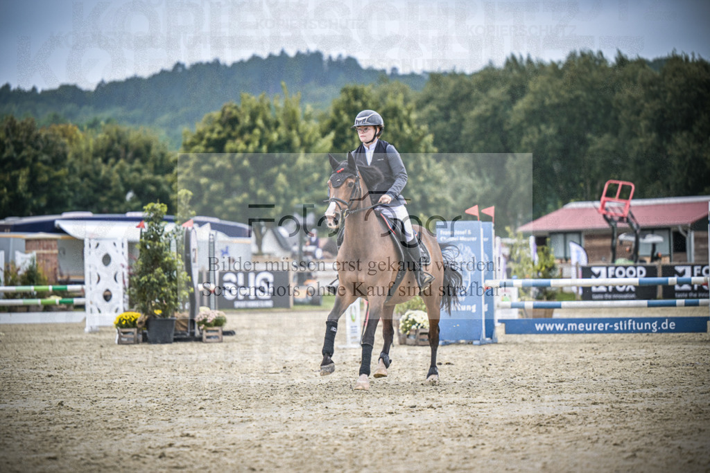 DOS_2266 | Entdecke hochwertige Reitturnierfotos von Foto Oger. Professionell, emotional und authentisch – jetzt Lieblingsmomente im Shop bestellen.Deutschlandweite Turnierfotografie. - Realisiert mit Pictrs.com