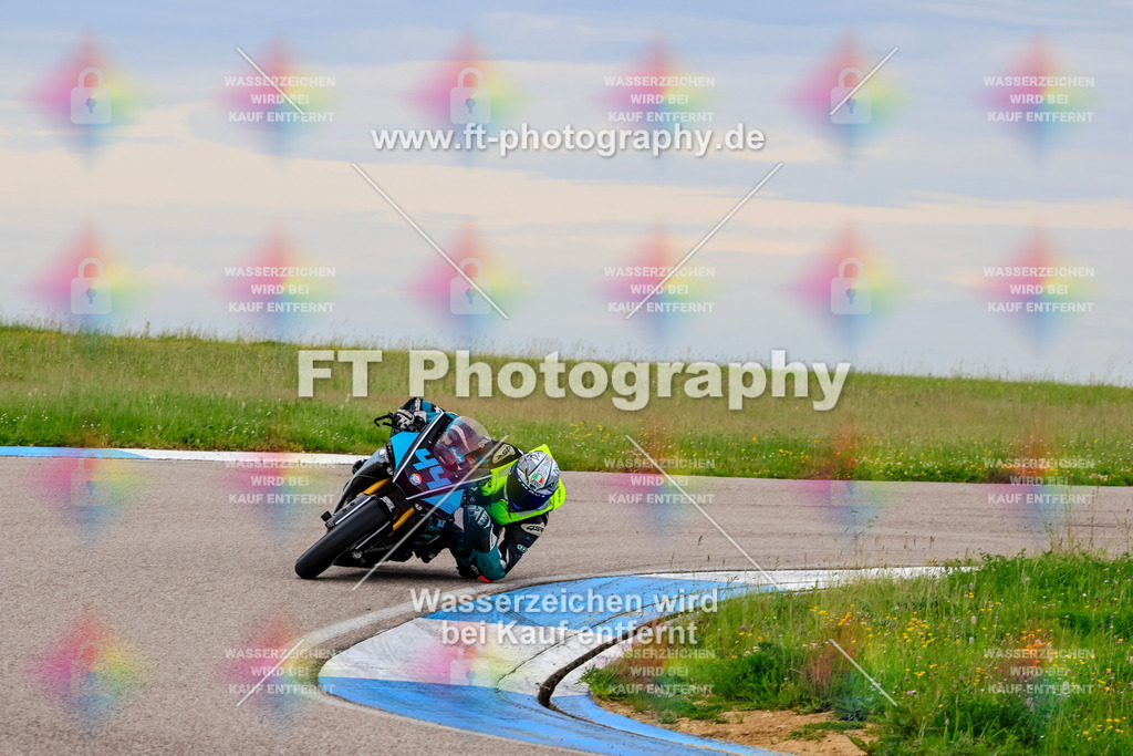 MotoTeam-2042 | Hier findet Ihr Bilder von Touristenfahrten auf der Nürburgring Nordschleife oder von anderen Veranstaltungen die ich besucht habe. Viel Spass beim Durch Schauen 