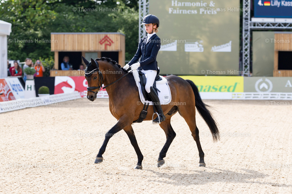 TH_607-LEVIEN Sophie (GER)_ Carlo Carlucci_18215 | 224JUENGEL Marvin (GER), Balou's Erbin OldDeutsches Spring- und Dressur-Derby 2024 am 09.05.24 in Hamburg, 607LEVIEN Sophie (GER), Carlo Carlucci