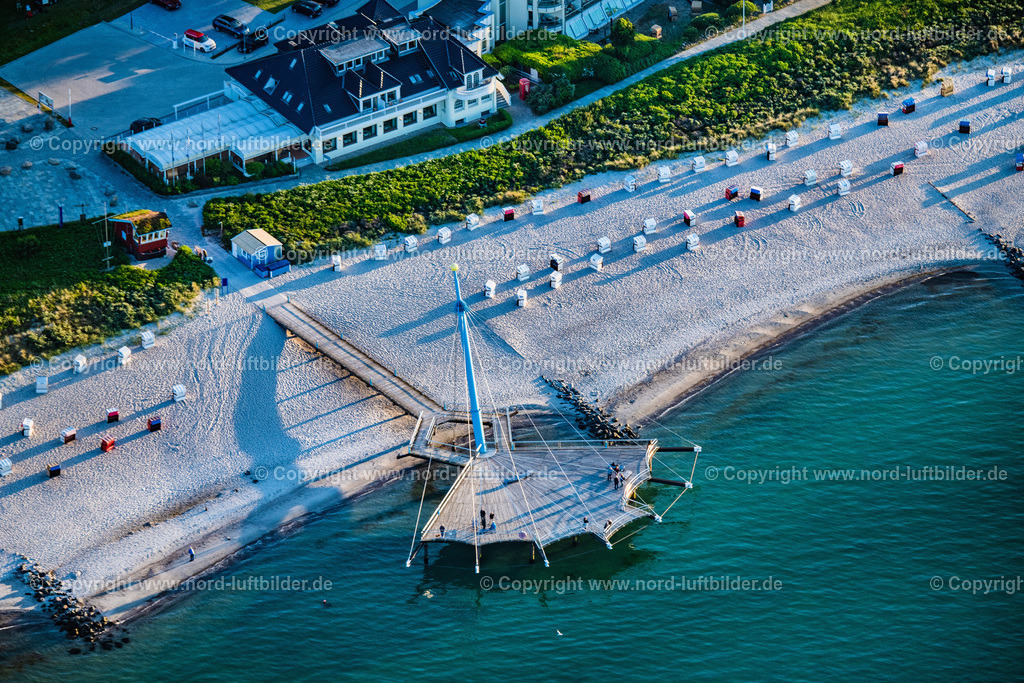 Hohwacht_ELS_0683030622 | HOHWACHT (OSTSEE) 03.06.2022 Ortsansicht an der Meeres-Küste der Ostsee in Hohwacht im Bundesland Schleswig-Holstein. // Townscape on the seacoast of Baltic Sea in Hohwacht in the state Schleswig-Holstein. Foto: Martin Elsen