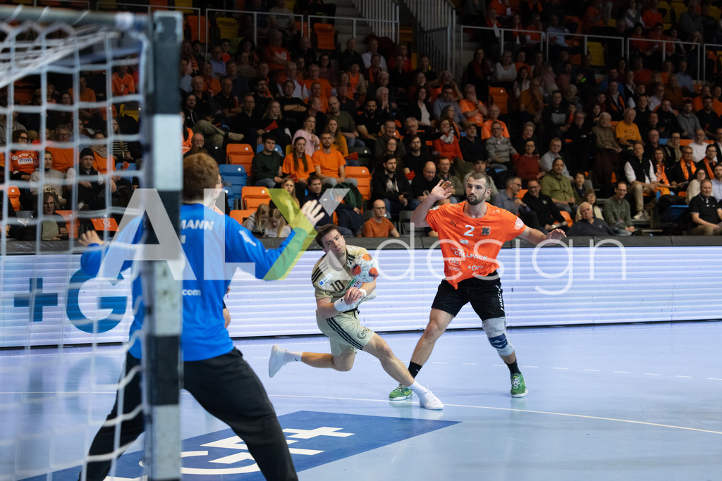 Handball I Herren I Saison 2025-2026 I EHF EUROPEAN LEAGUE 2025/26 | Men I Main Round I 2. Spieltag I Kadetten Schaffhausen - TSV Hannover-Burgdorf I 24.02.2026 | 10 Renars Uscins (DE) (TSV Hannover-Burgdorf) – Rückraum rechts - Realisiert mit Pictrs.com