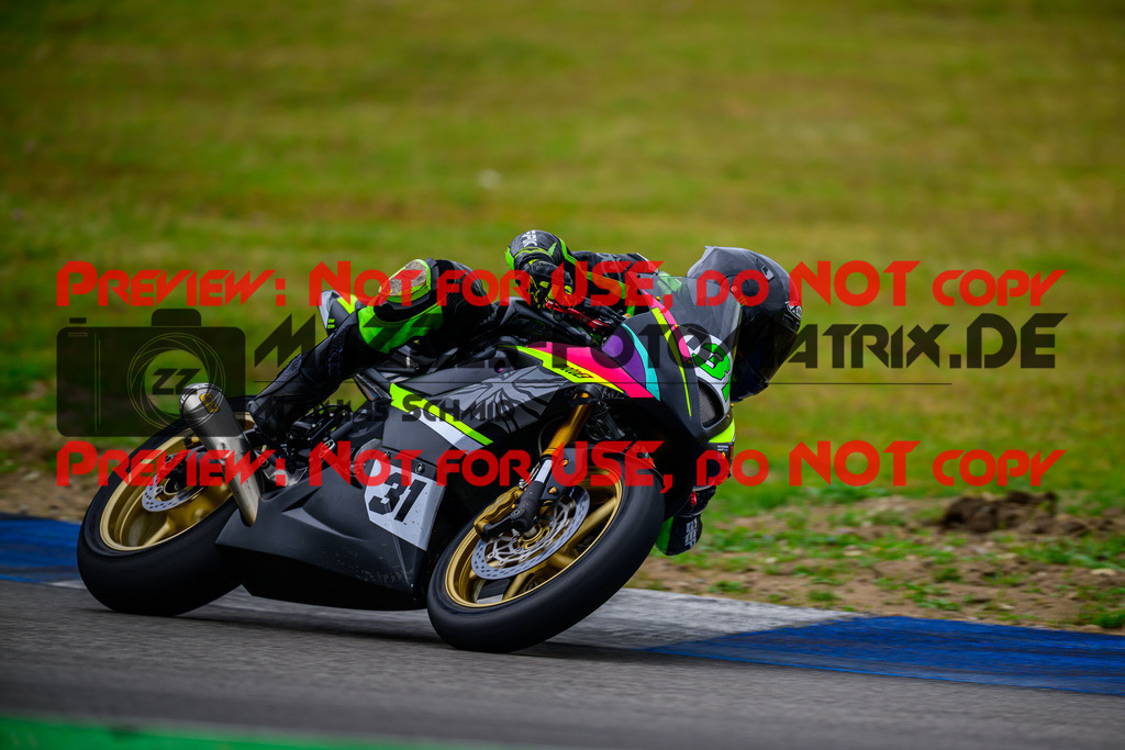 MaZZes_Fotomatrix_20250421_6007705_6390 | ROT