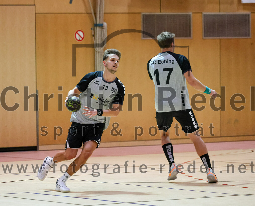 2023-01-21_076_SpVgg_Altenerding_gegen_SC_Eching | Erding, Deutschland, 21.01.2023:
Handball, Bezirksoberliga Männer 2022 / 2023, 12. Spieltag, SpVgg Altenerding gegen SC Eching, Endergebnis: 29:34

Justin Pausch (SC Eching, #13), Thomas Landsmann (SC Eching, #17)

Foto: Christian Riedel / fotografie-riedel.net