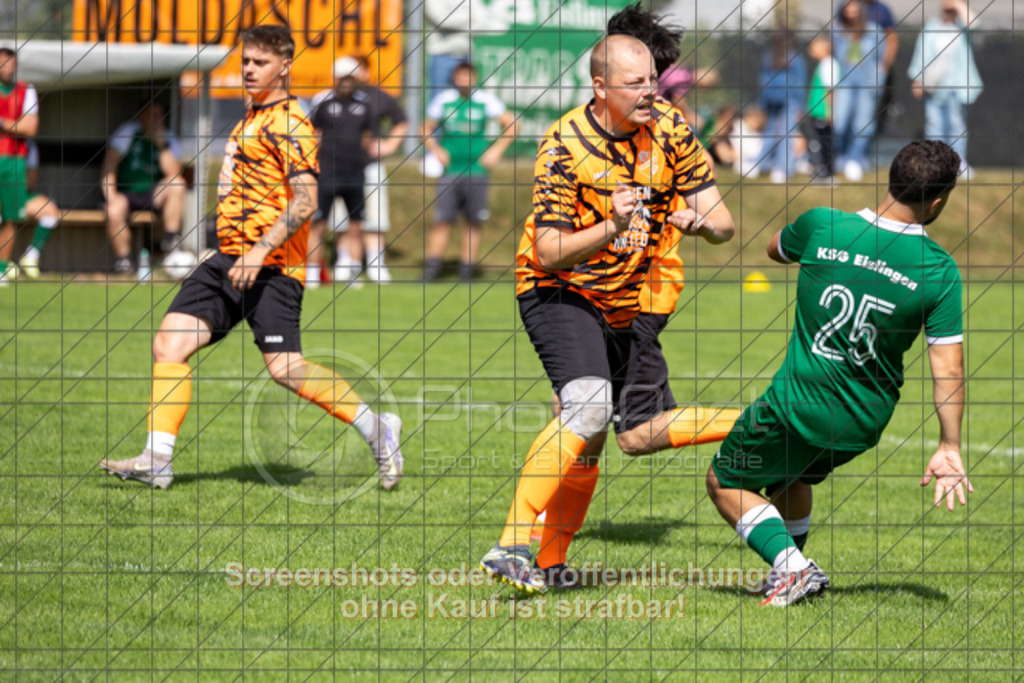 20250824_150250_0224 | #,KSG Eislingen (grün) vs. SGM Jebenhausen-Bezgenriet (orange), Fussball, Kreisliga A3 - Bezirk Neckar/Fils, 01. Spieltag, Saison 2025/2026, Rasensportplatz, Albstraße 69, 73054 Eislingen, 24.08.2025 - 15:00 Uhr,Foto: PhotoPeet-Sportfotografie/Peter Harich