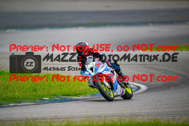 MaZZes_FotoMatrix_240701_6007705_8843 | WEISS