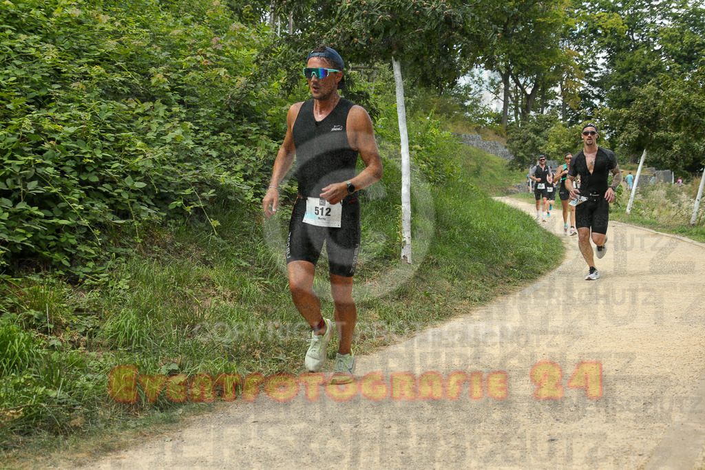 250824_1417_EX1_5702 | Sportfotografie im Rhein-Sieg Kreis, Köln, Bonn, NRW, Rheinland Pfalz, Hessen, etc. Unser Tätigkeitsfeld umfasst den Laufsport vom Volkslauf über den Marathon, Duathlon, Triathon bis zum Ultralauf wie Kölnpfad Ultra oder Schindertrail.