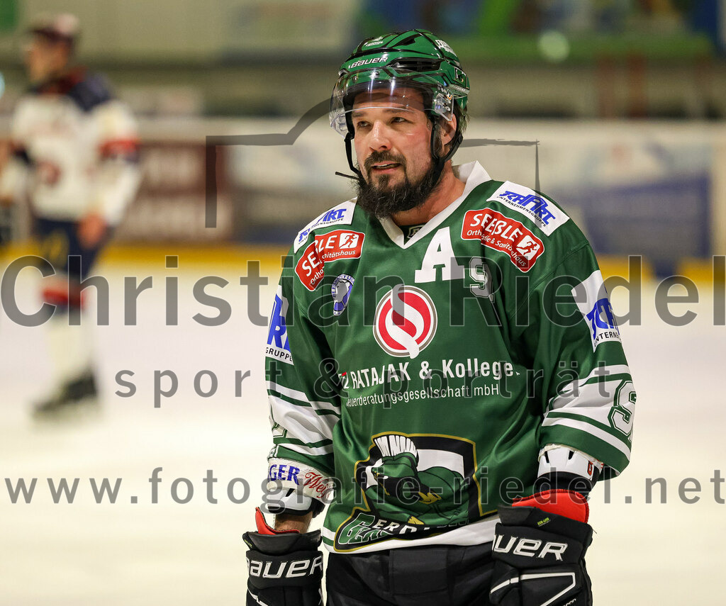 2024-01-05_077_TSV_Erding_gegen_VfE_Ulm-Neu-Ulm | Erding, Deutschland, 05.01.2024:
Eishockey, Bayernliga Vorrunde 2023 / 2024, 22. Spieltag, TSV Erding gegen VfE Ulm/Neu-Ulm, Endergebnis: 7:6

Rudolf Lorenz (Erding Gladiators, #91)

Foto: Christian Riedel / fotografie-riedel.net